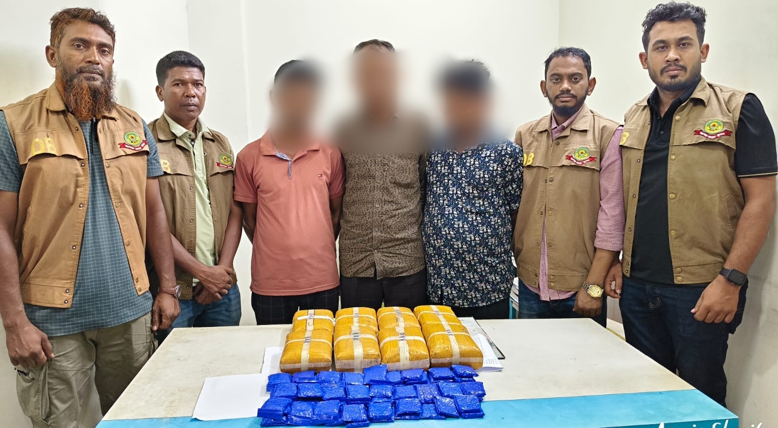 চট্টগ্রামে ৮ কেজি হেরোইন ও ১৪ হাজার পিস ইয়াবা উদ্ধার, গ্রেফতার ৩