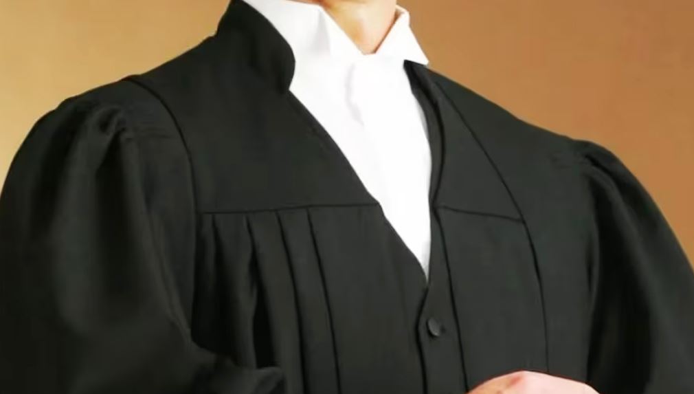 অধস্তন আদালতে বিচারক আইনজীবীদের মামলা পরিচালনাকালীন পরিধেয় পোশাক বিষয়ে নতুন সিদ্ধান্ত