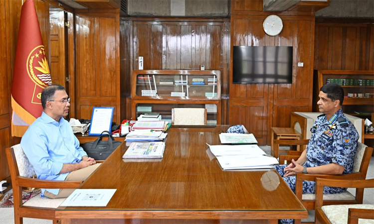 প্রধানমন্ত্রীর সঙ্গে বিমান বাহিনী প্রধানের সৌজন্য সাক্ষাৎ