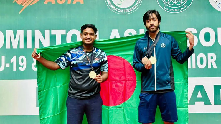 স্বর্ণজয়ী দুই শাটলারকে ক্রীড়া প্রতিমন্ত্রীর অভিনন্দন