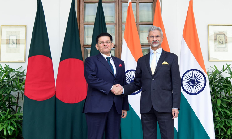 হাসিনা ও কামালকে ফেরত চায় বাংলাদেশ