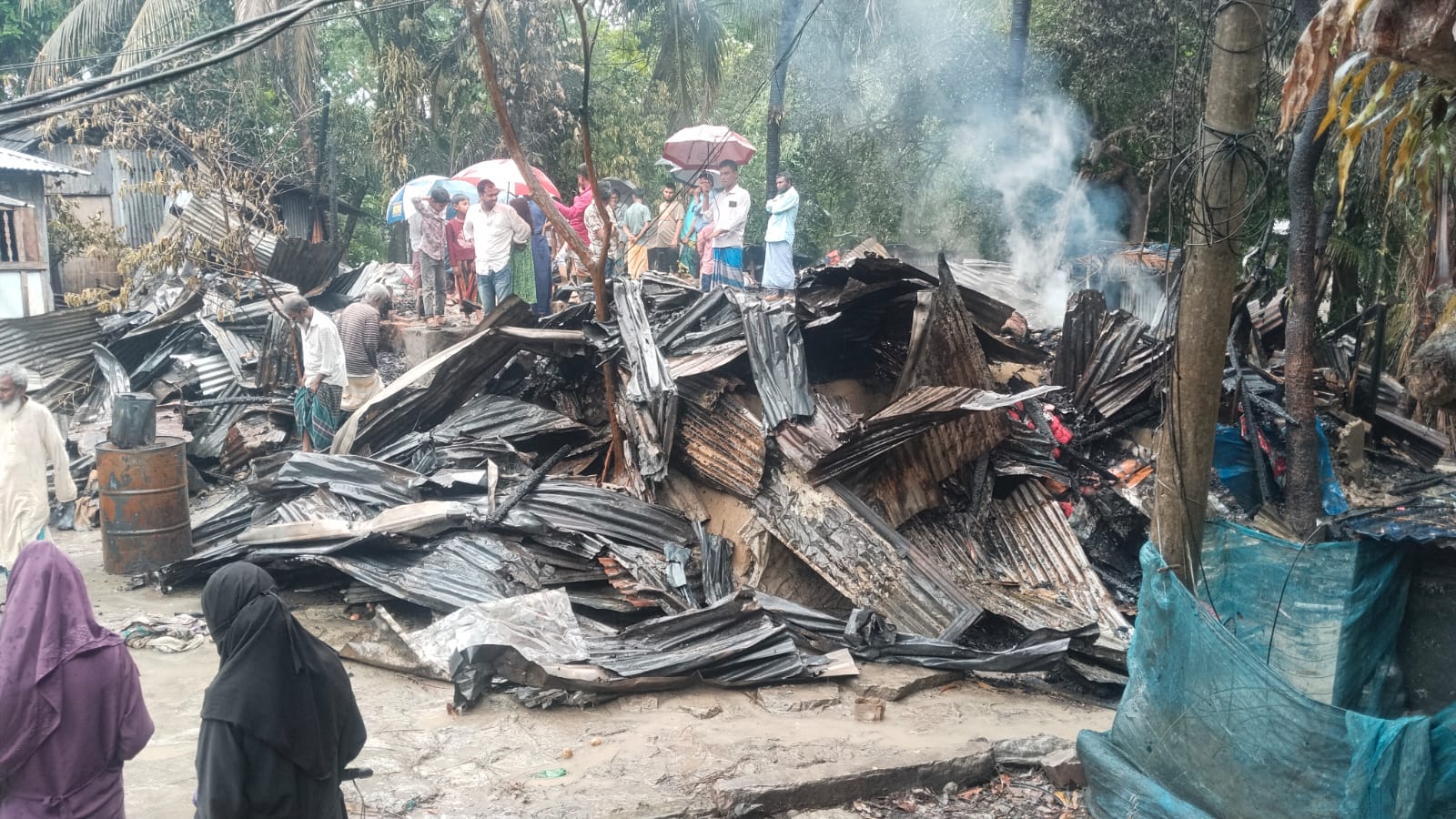 পটুয়াখালীতে আগুনে ক্ষতি প্রায় ২০ লাখ টাকা