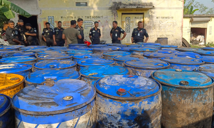সারাদেশে মজুত করা ১ লাখ ৬৫ হাজার লিটার ভোজ্য তেল জব্দ
