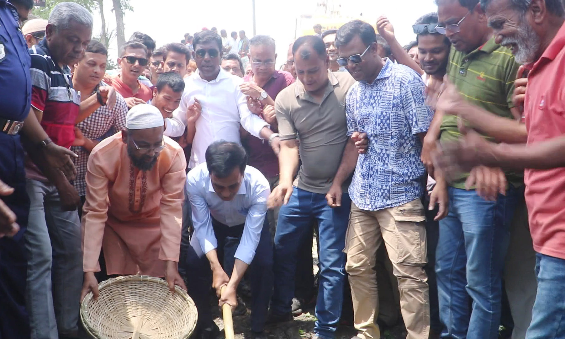 নওগাঁ সদরে সাত কিলোমিটার খাল পুনঃখনন কাজের উদ্বোধন