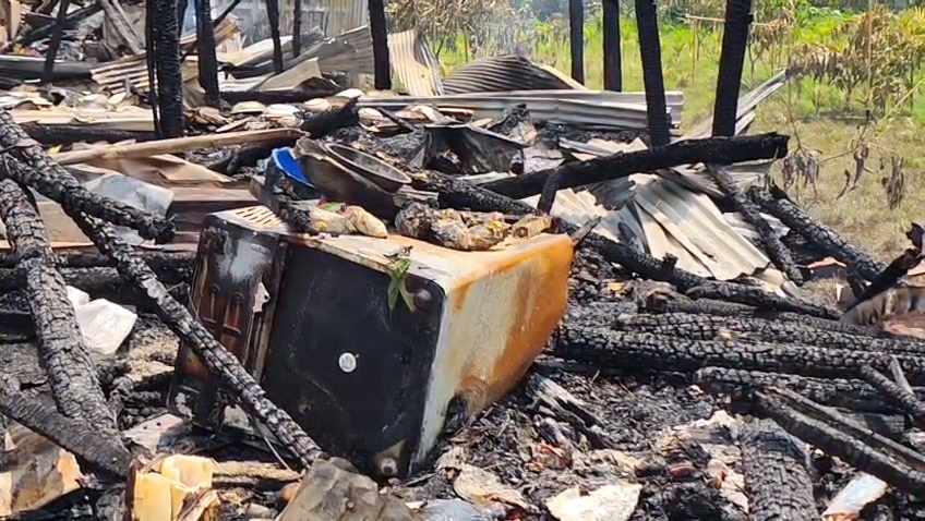খাগড়াছড়িতে আগুনে পুড়ে ছাই ৯ দোকান