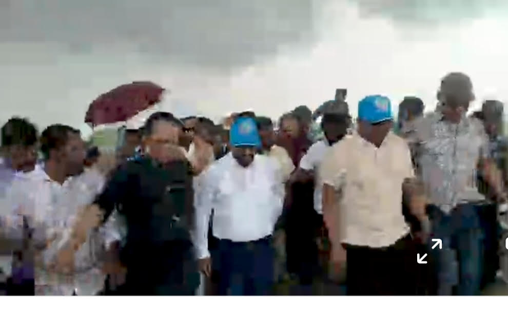 সুনামগঞ্জে দেখার হাওরের ফসলরক্ষা বাঁধ পরিদর্শন