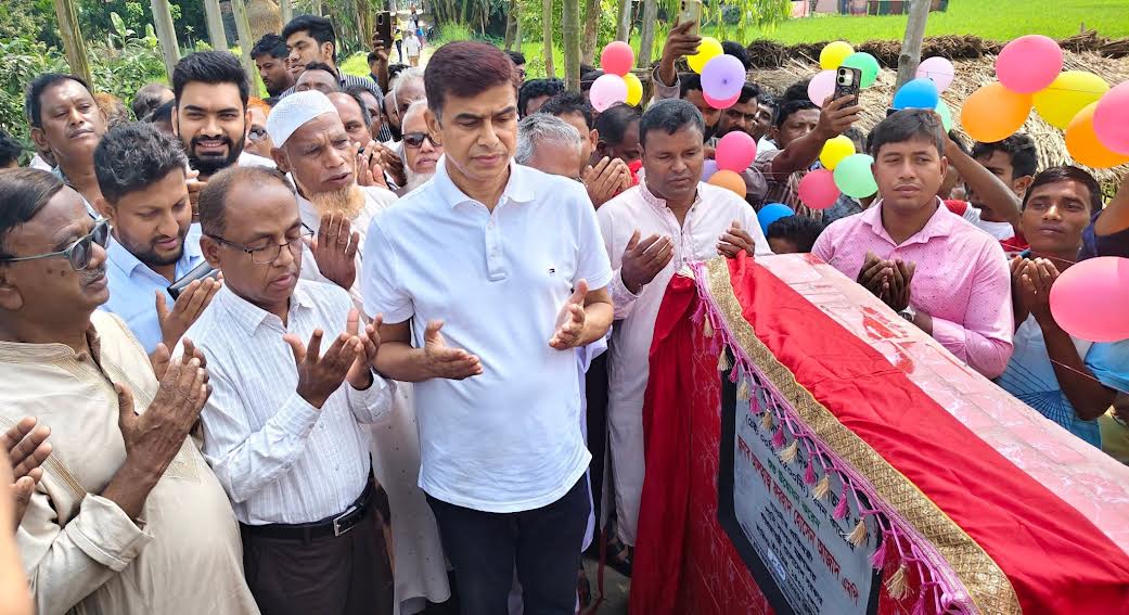 প্রধানমন্ত্রী বাংলাদেশকে সবুজায়ন করার উদ্যোগ নিয়েছেন : পানি সম্পদ প্রতিমন্ত্রী 