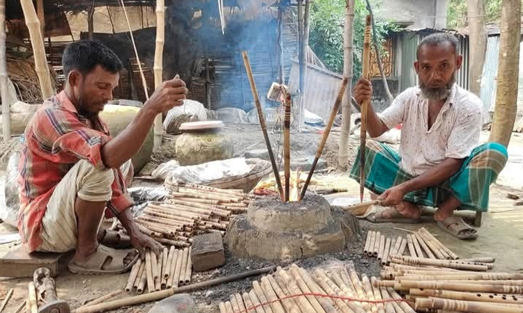 শ্রীমদ্দির গ্রামের বাঁশির সুর বহির্বিশ্বে ছড়িয়ে পড়েছে  
