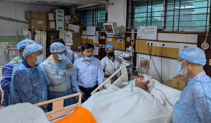 দুর্ঘটনায় আহত স্বাস্থ্য ও পরিবার পরিকল্পনা কর্মকর্তা শংকরের চিকিৎসার দায়িত্ব নিয়েছে সরকার