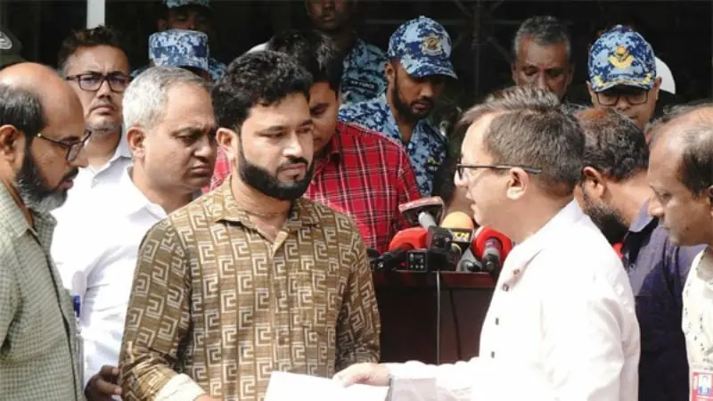 বাহরাইনে নিহত প্রবাসী গিরিশ চন্দ্র সূত্রধরের মরদেহ পরিবারের কাছে হস্তান্তর: বাণিজ্যমন্ত্রী