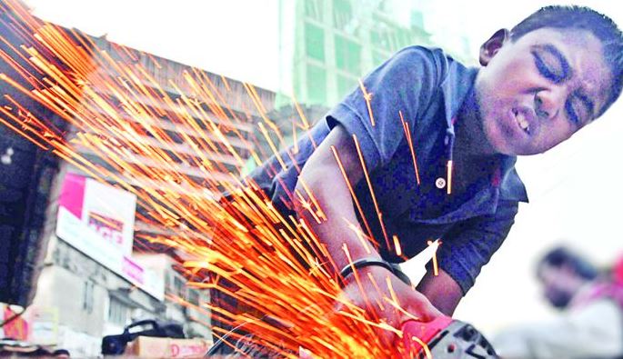 ঝুঁকিপূর্ণ শিশুশ্রম বন্ধ হোক