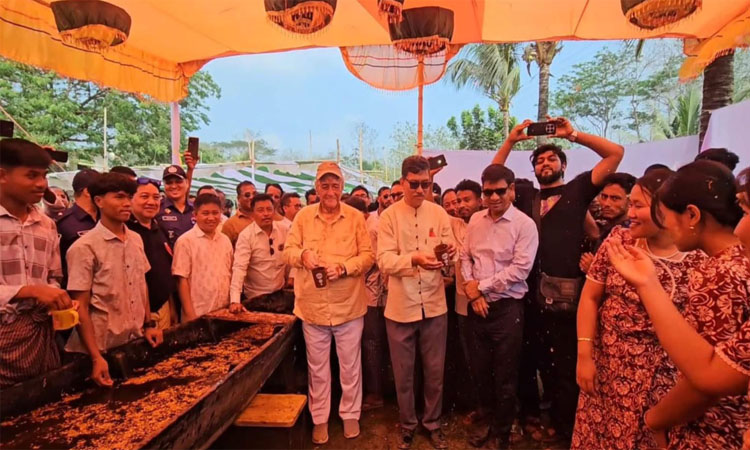 তিন পার্বত্য জেলায় শান্তি ও সম্প্রীতি প্রতিষ্ঠায় সরকার বদ্ধপরিকর :  পার্বত্য মন্ত্রী