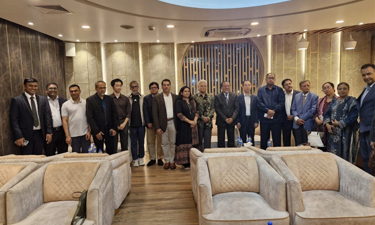 সরকারের আমন্ত্রণে চীনে গেছে বিএনপির প্রতিনিধি দল