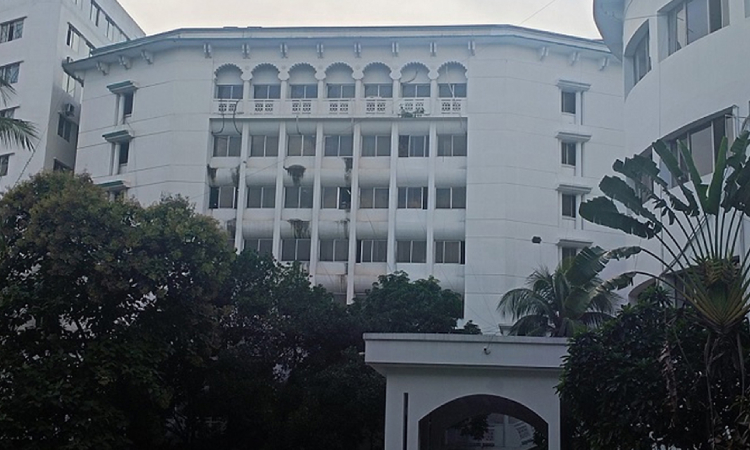 অফিস সহায়ককে পুলিশে দিলেন অ্যাটর্নি জেনারেল