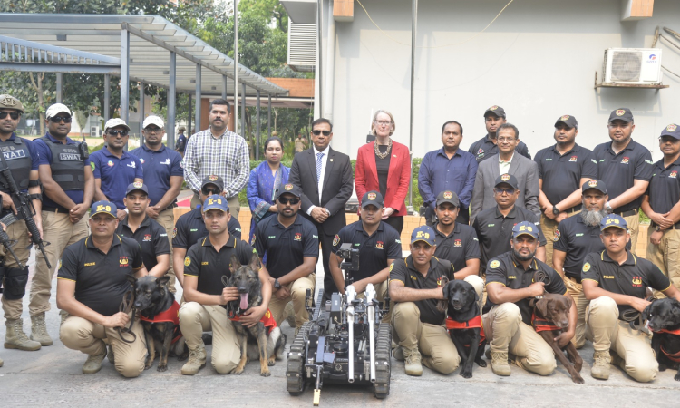 ডিএমপির সিটিটিসি পরিদর্শন করেছেন যুক্তরাজ্যের হাইকমিশনার সারাহ কুক 