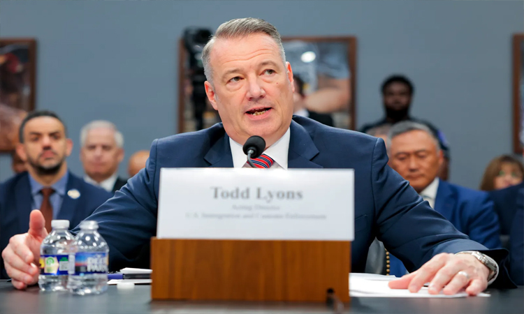 মার্কিন অভিবাসন সংস্থার ভারপ্রাপ্ত প্রধানের পদত্যাগের ঘোষণা 