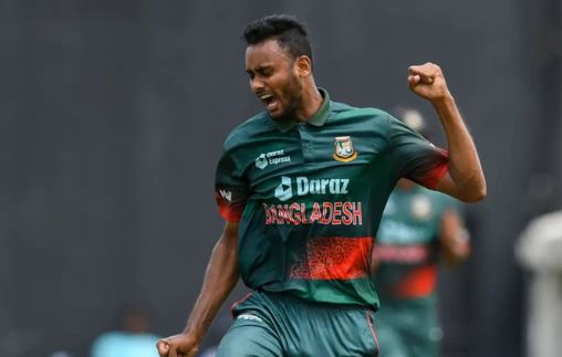 ৪২ ডট বলে মিতব্যয়ী বোলিং শরিফুলের