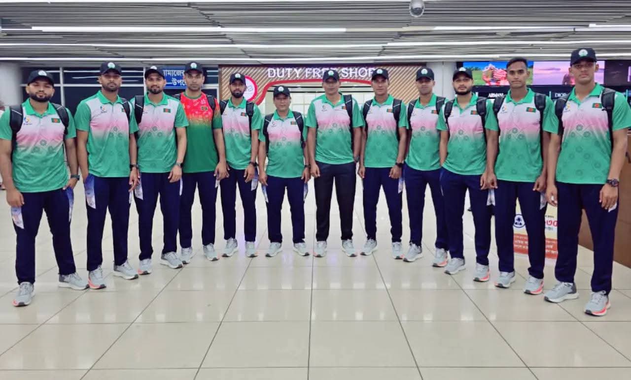 ৬ষ্ঠ এশিয়ান বীচ গেমসে অংশ নিতে ঢাকা ছেড়েছে জাতীয় পুরুষ হ্যান্ডবল দল