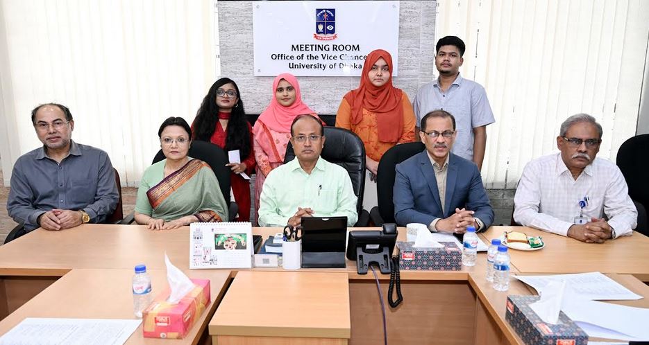 ঢাকা বিশ্ববিদ্যালয়ের ১৪ শিক্ষার্থী পেলো ৩ লাখ টাকার বৃত্তি