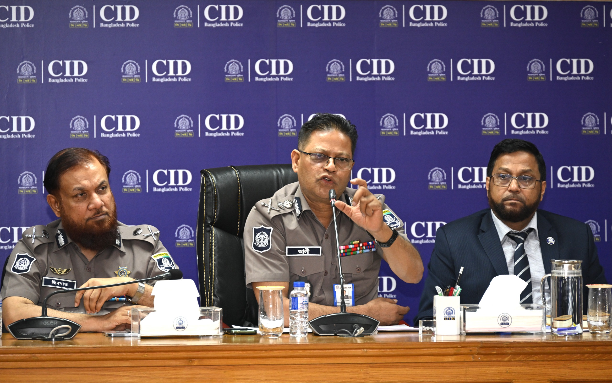 মাদক ও সাইবার অপরাধের বিরুদ্ধে ‘জিরো টলারেন্স’ নীতি কঠোরভাবে বাস্তবায়ন করতে হবে : আইজিপি