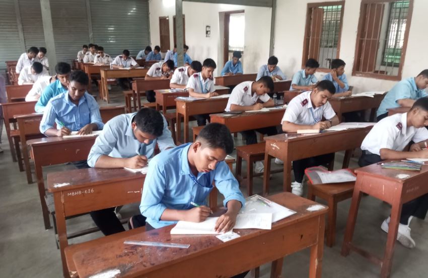 এসএসসি ও সমমান পরীক্ষার প্রথম দিনে অনুপস্থিত ২৫ হাজার পরীক্ষার্থী, বহিষ্কার ৬