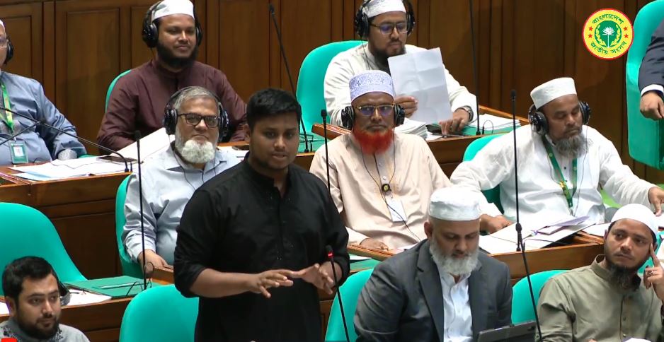 ট্যাক্স ফ্রি নয়, সরকারি মালিকানাধীন গাড়ি চেয়েছি : আবুল হাসনাত