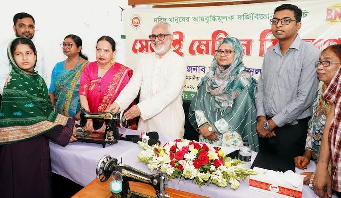 নারীদের স্বাবলম্বী করতেই প্রধানমন্ত্রী ফ্যামিলি কার্ডের প্রচলন করেছেন : কেসিসি প্রশাসক