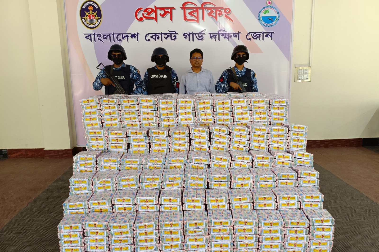 ভোলায় নকল বিড়ি জব্দ 