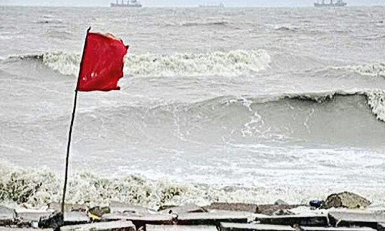 কালবৈশাখী ঝড়ের সতর্কবার্তা : দেশের অভ্যন্তরীণ নদীবন্দর সমূহের জন্য সতর্কতা সংকেত জারি