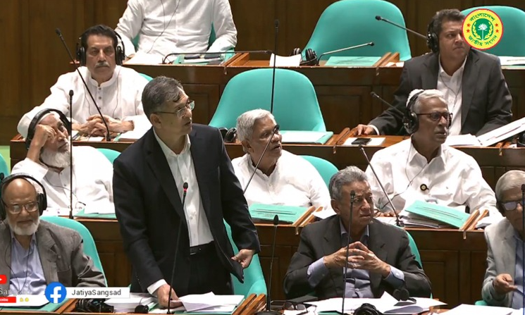 মব সন্ত্রাস ও চাঁদাবাজি নির্মূলে সরকারের জনবান্ধব পদক্ষেপ : স্বরাষ্ট্রমন্ত্রী