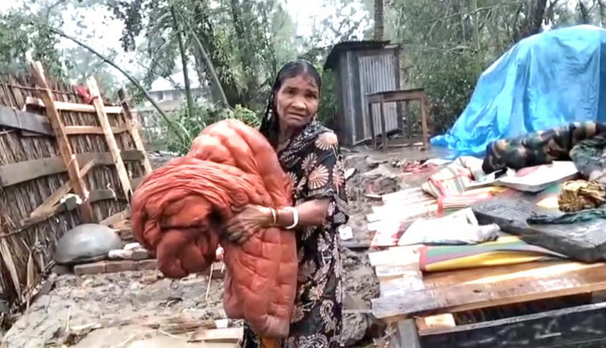 পটুয়াখালীতে কালবৈশাখী ঝড়ে বসতঘর বিধ্বস্ত 