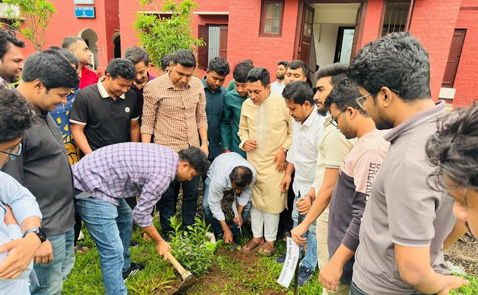 শেরে বাংলার মৃত্যুবার্ষিকী উপলক্ষে ঢাবিতে ছাত্রদলের বৃক্ষরোপণ কর্মসূচি