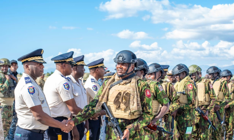ব্যর্থ নিরাপত্তা মিশন শেষে হাইতি ছাড়ল কেনিয়ার পুলিশ