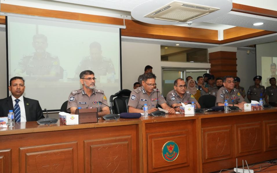 ডিএমপি চালু করলো এআই বেজড ৯টি অ্যাপ-সফটওয়্যার 