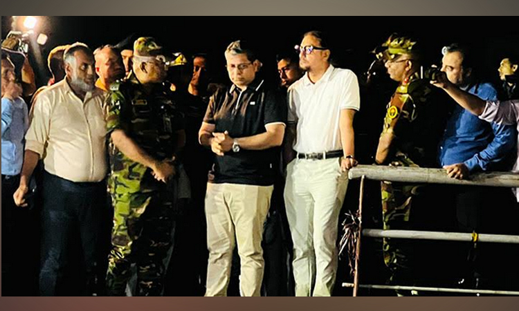 চট্টগ্রাম নগরীর জলাবদ্ধ এলাকা পরিদর্শন স্থানীয় সরকার প্রতিমন্ত্রীর