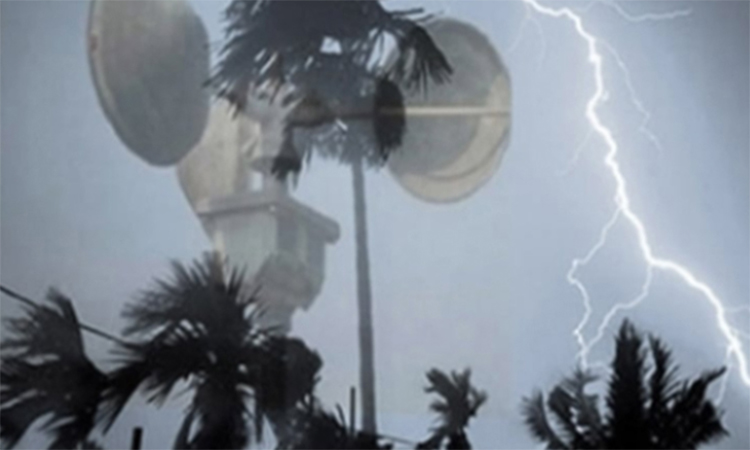 দেশের কোথাও কোথাও মাঝারি থেকে অতি ভারী বর্ষণ হতে পারে