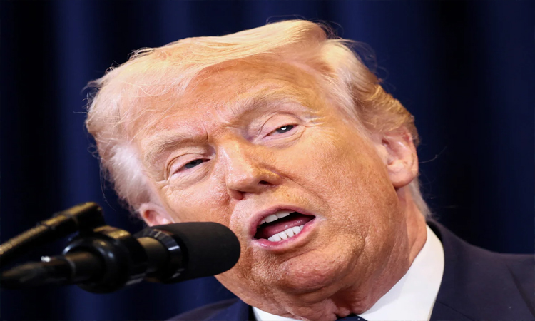 ট্রাম্পের সতর্কবার্তা: ইরান অবরোধ মাসের পর মাস চলতে পারে, তেলের দামে বড় উল্লম্ফন