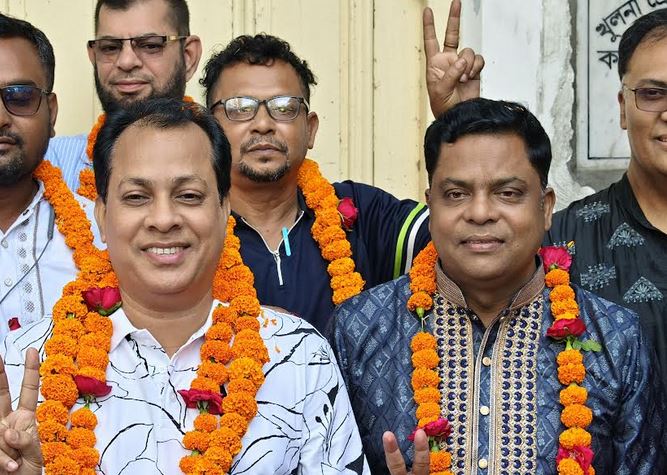 খুলনা প্রেসক্লাব নির্বাচন : সরোয়ার সভাপতি, সাধারণ সম্পাদক তরিকুল 