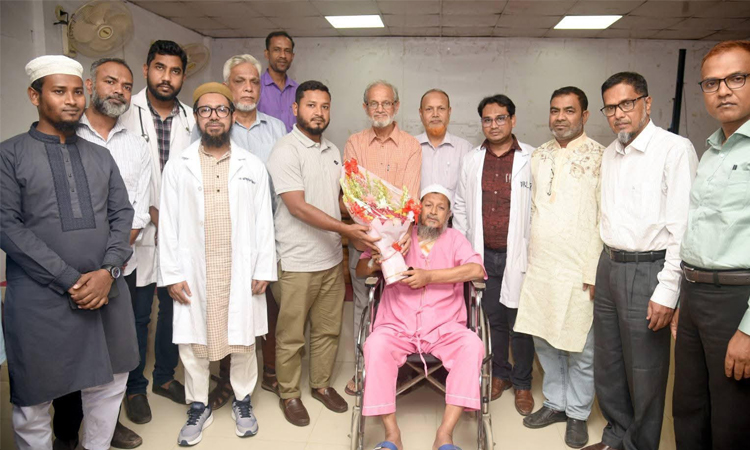 দিনাজপুর জিয়া হার্ট ফাউন্ডেশনে সফলভাবে হার্টে সিআরটি ডিভাইস স্থাপন 