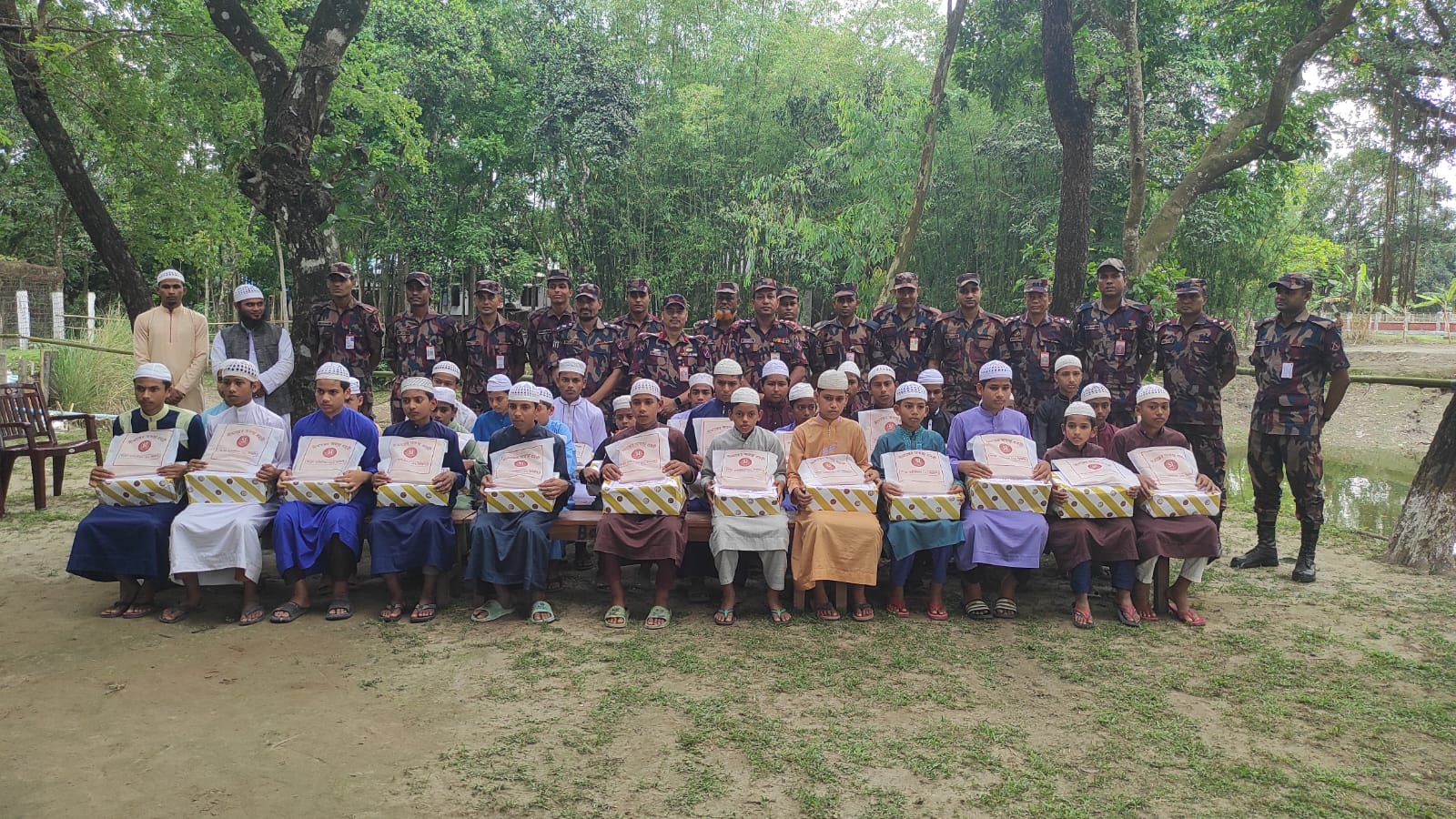 নীলফামারীতে বিজিবি’র শিক্ষা উপকরণ বিতরণ