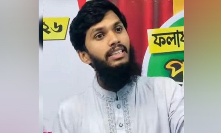 কক্সবাজার মেরিন ড্রাইভে মোটরসাইকেল খাদে পড়ে পর্যটকের মৃত্যু