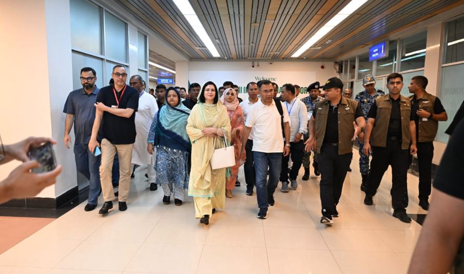 সিলেট থেকে ঢাকার উদ্দেশ্যে রওনা দিয়েছেন প্রধানমন্ত্রী তারেক রহমান 