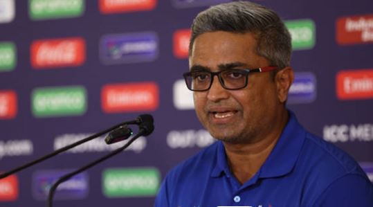 কানাডার কোচ হলেন দেসাই