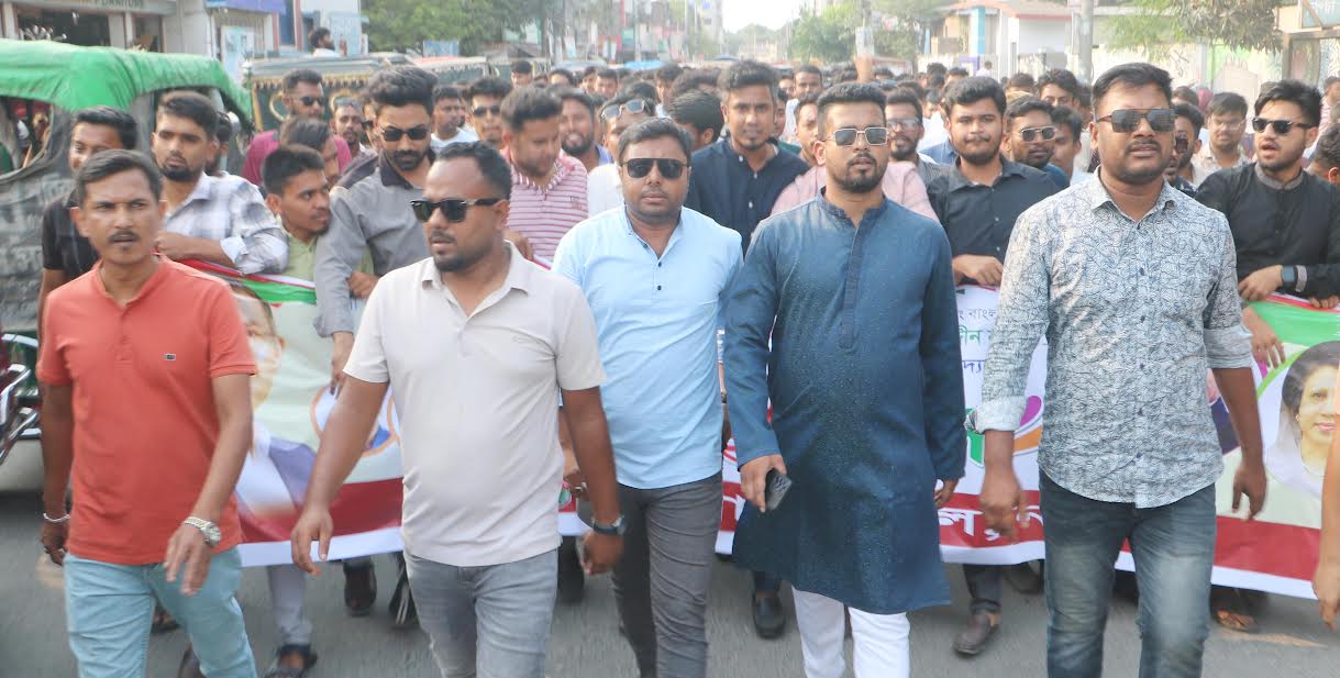 নওগাঁয় ছাত্রদলের কমিটি ঘোষণা করায় আনন্দ মিছিল