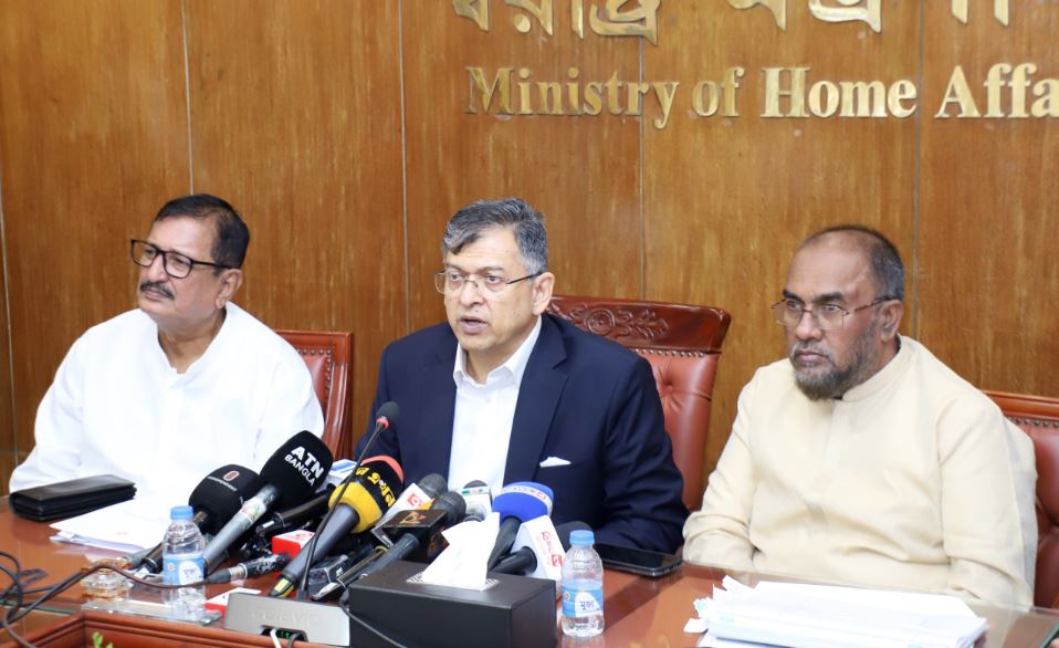 মাঠপর্যায়ে দায়িত্ব থেকে সেনাবাহিনী পর্যায়ক্রমে প্রত্যাহার করা হবে : স্বরাষ্ট্রমন্ত্রী