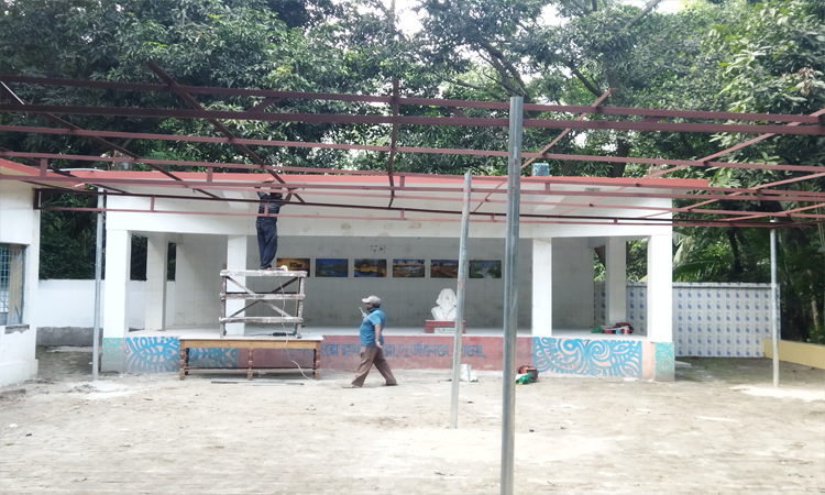 নতুন সাজে সাজানো হচ্ছে পিঠাভোগ গ্রামে রবীন্দ্র স্মৃতি সংগ্রহশালা। ছবি : বাসস