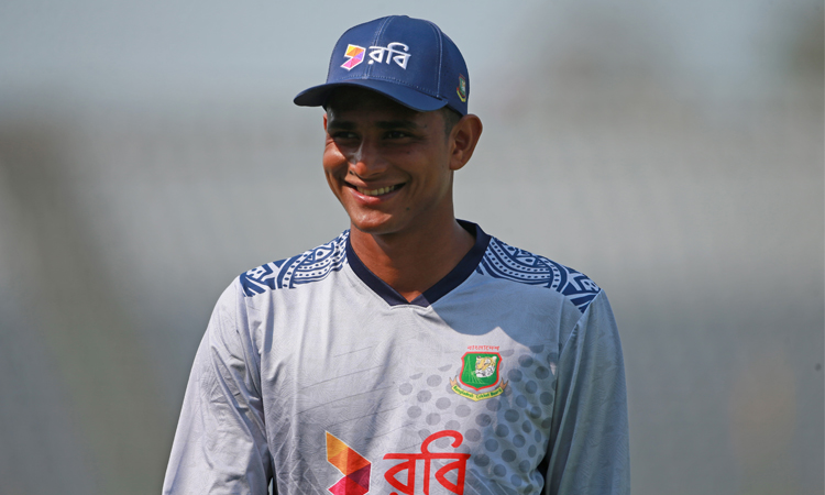 সিরিজ সেরা হয়ে এপ্রিল সেরার দৌড়ে বাংলাদেশের রানা