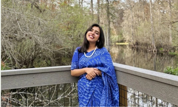 শোকস্তব্ধ চর গোবিন্দপুর গ্রামে বৃষ্টির ফেরার অপেক্ষায় স্বজনরা