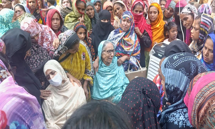 বৃষ্টির মরদেহ গ্রামের বাড়িতে পৌঁছেছে, বাদ আসর দাফন 