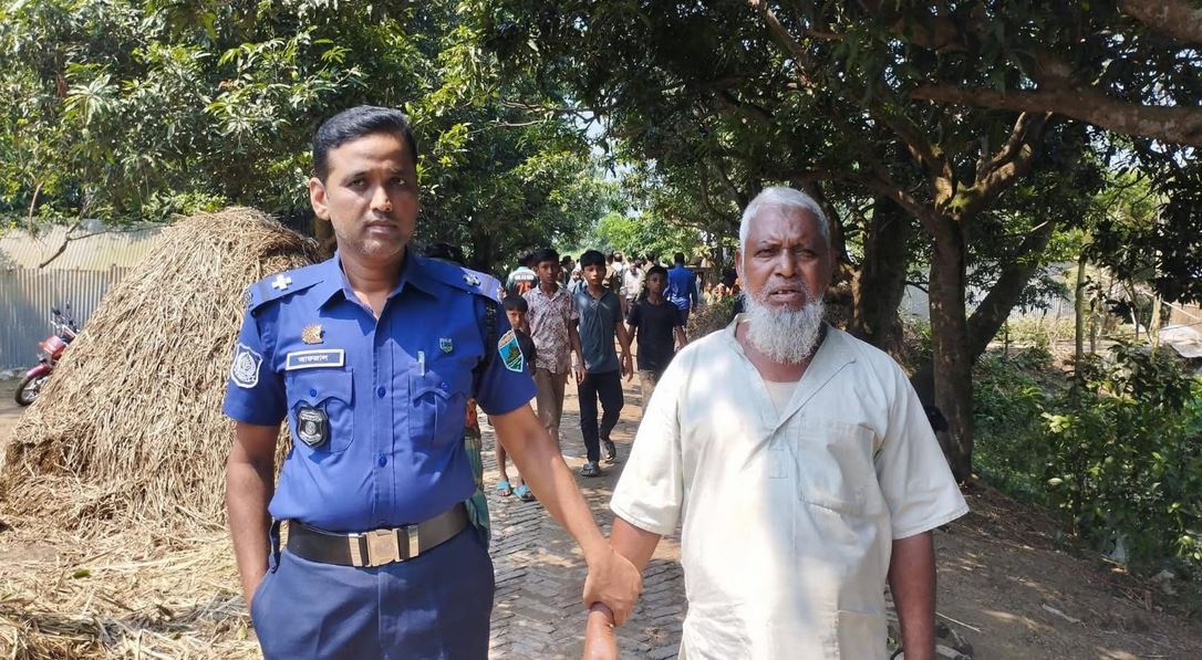 পাবনায় নকল দুধ তৈরির কারখানার সন্ধান